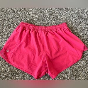Lululemon Hotty Hot Low-Rise Lined
Short 4"